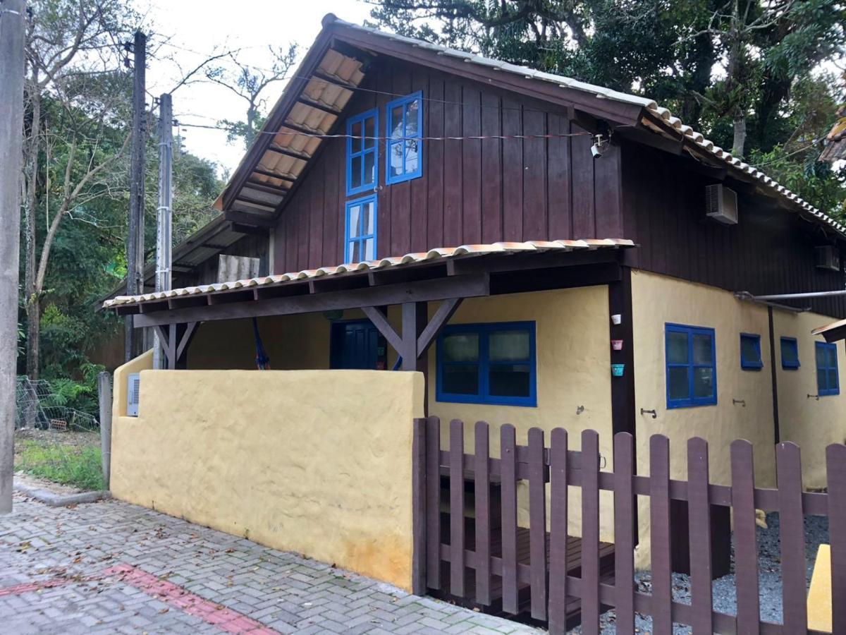 Chales No Centro De Бомбиньяс Экстерьер фото